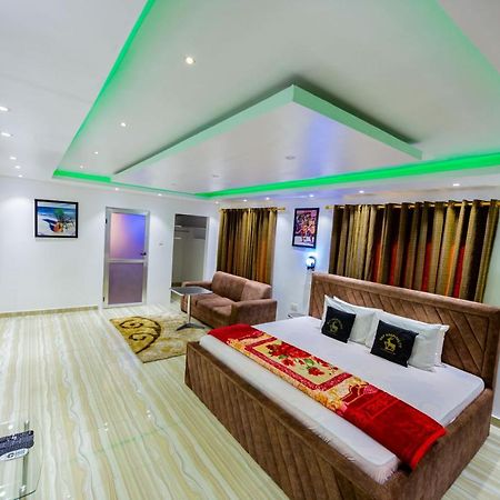 Nap Apartment Hotel Dansoman エクステリア 写真
