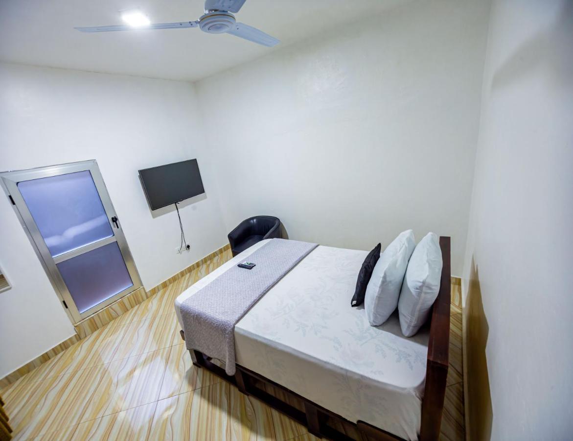 Nap Apartment Hotel Dansoman エクステリア 写真