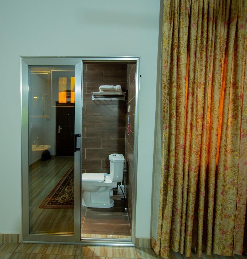 Nap Apartment Hotel Dansoman エクステリア 写真