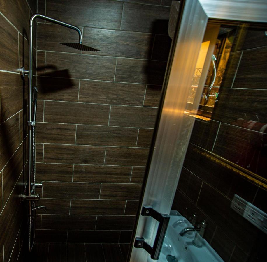 Nap Apartment Hotel Dansoman エクステリア 写真