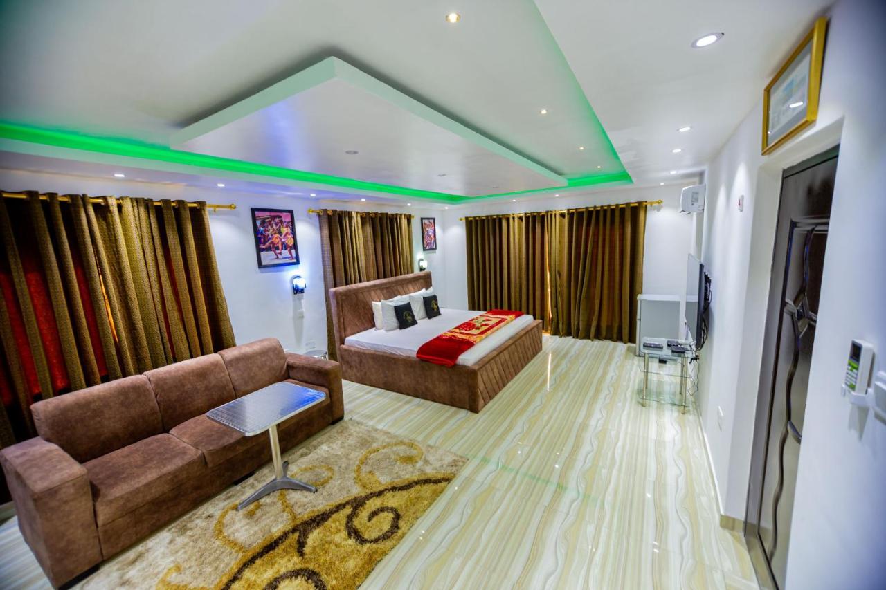 Nap Apartment Hotel Dansoman エクステリア 写真